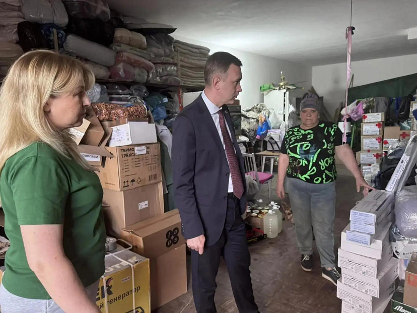 В Энгельсе волонтеры собирают для бойцов гуманитарку и сдают кровь